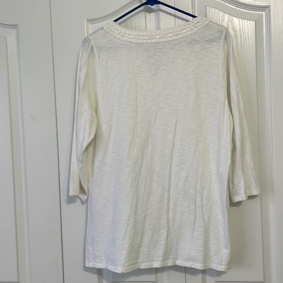 Like new Coldwater Creek V-neck 3/4 sleeve white tee in like new condition - Picture 4 of 5
